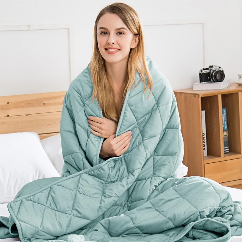 Bamboo-fabric glass-bead blanket