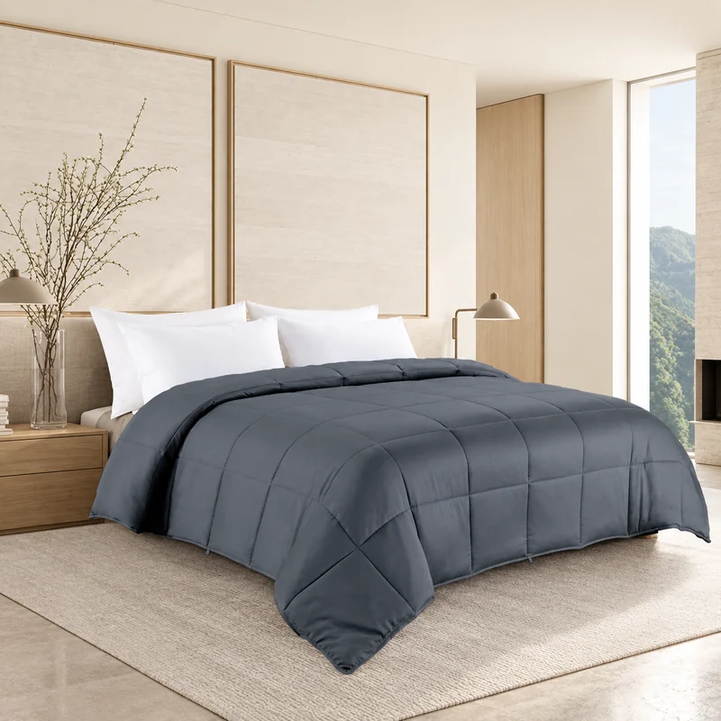 Bamboo-fabric hotel duvet insert
