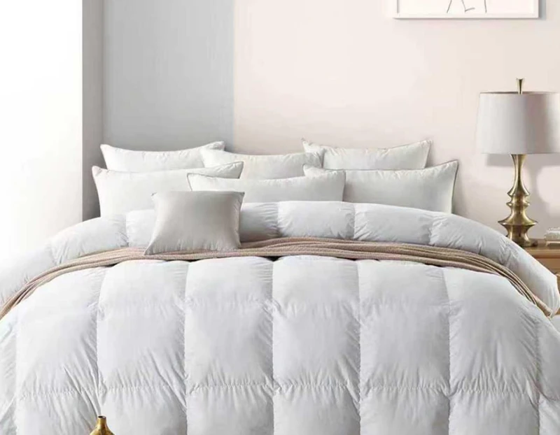 Box-quilted all-season duvet