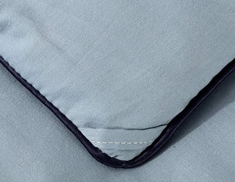 Cotton-filled quilted duvet insert