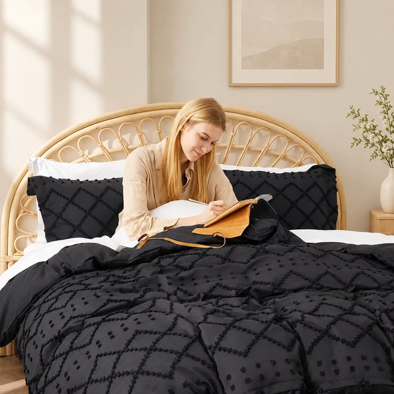 Cut-pattern duvet cover set