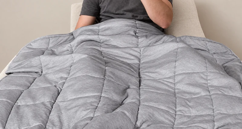 Glass-bead weighted blanket