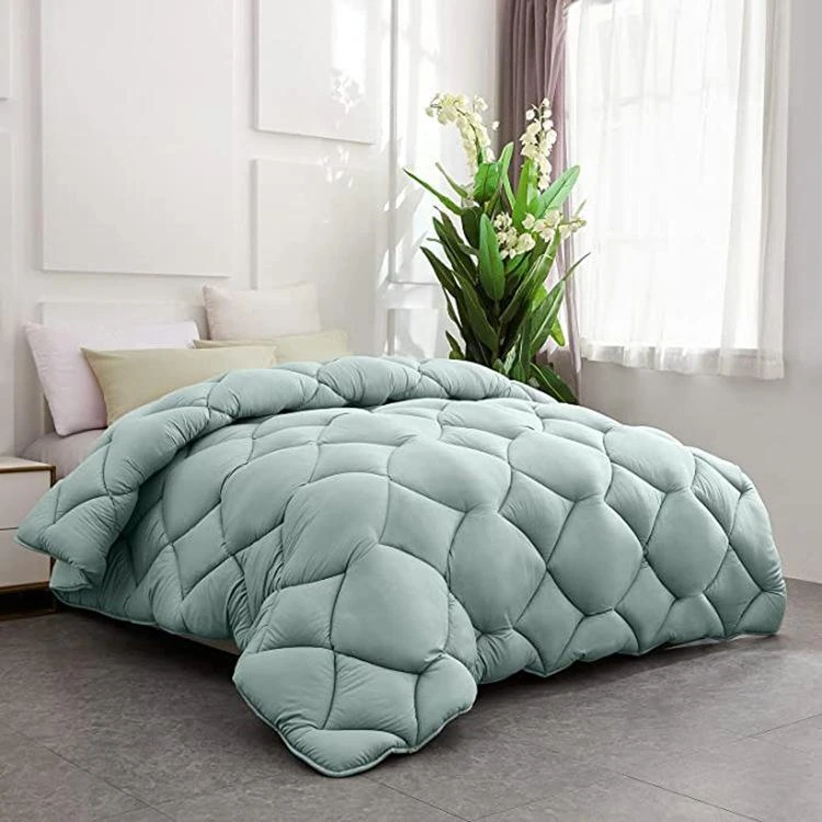 Panelled fiberfill duvet insert