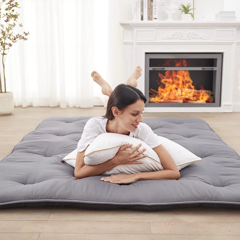 Panelled tatami floor mattress