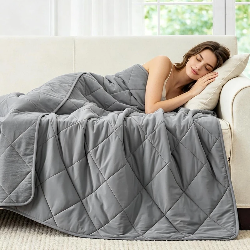 Reversible down-alternative summer quilt