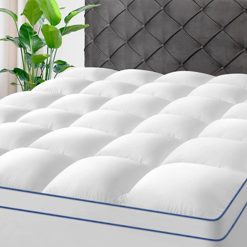 Secure-fit brushed mattress pad