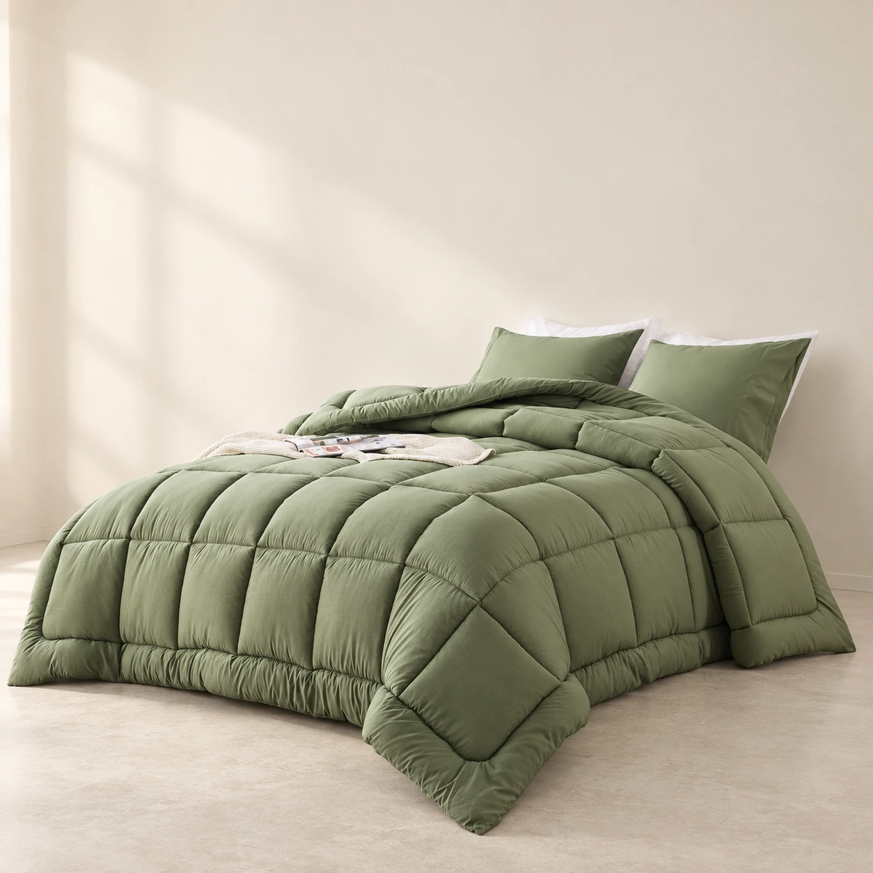 Solid-color box-quilted fiberfill duvet