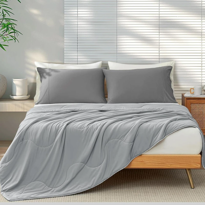 Striped cooling summer quilt