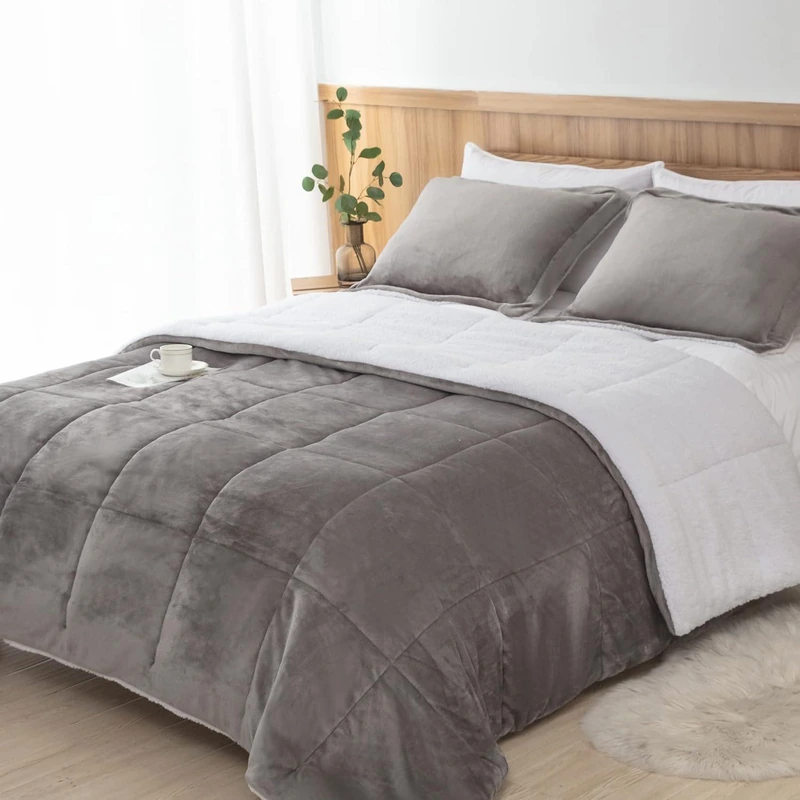 Striped flannel seven-piece bedding set
