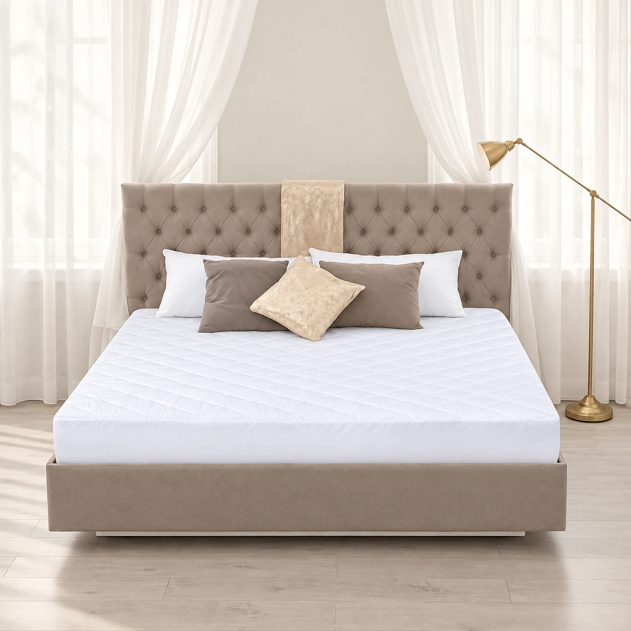 White brushed mattress protector