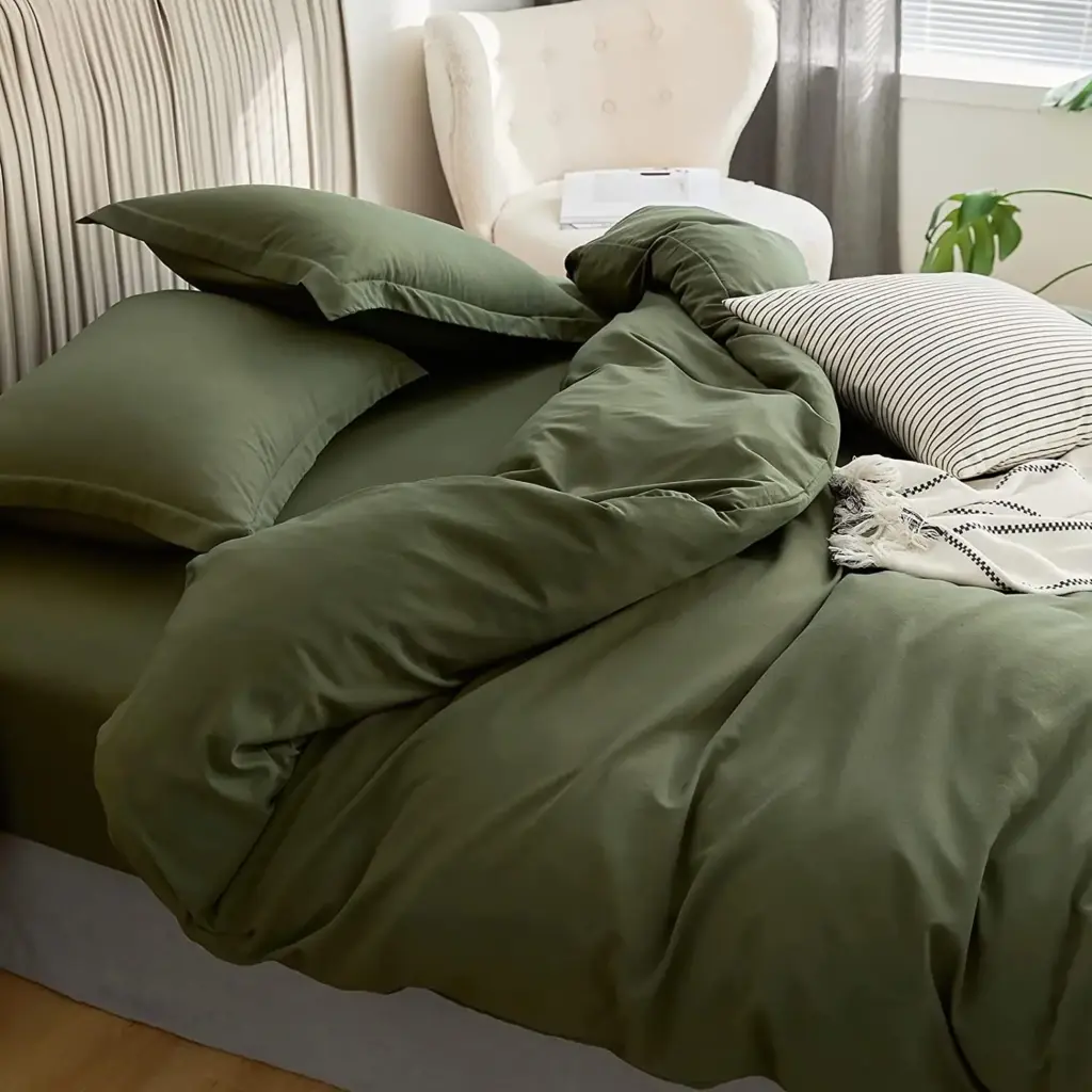 Conjunto de cama de 3 peças com design simples e sólido