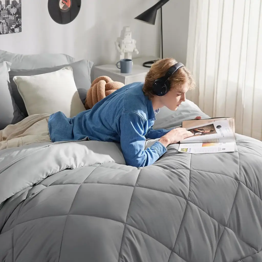 3-Piece Reversible Comforter Set5